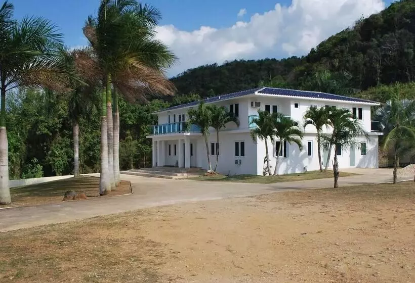 استراحتگاه Manati World Point Inn