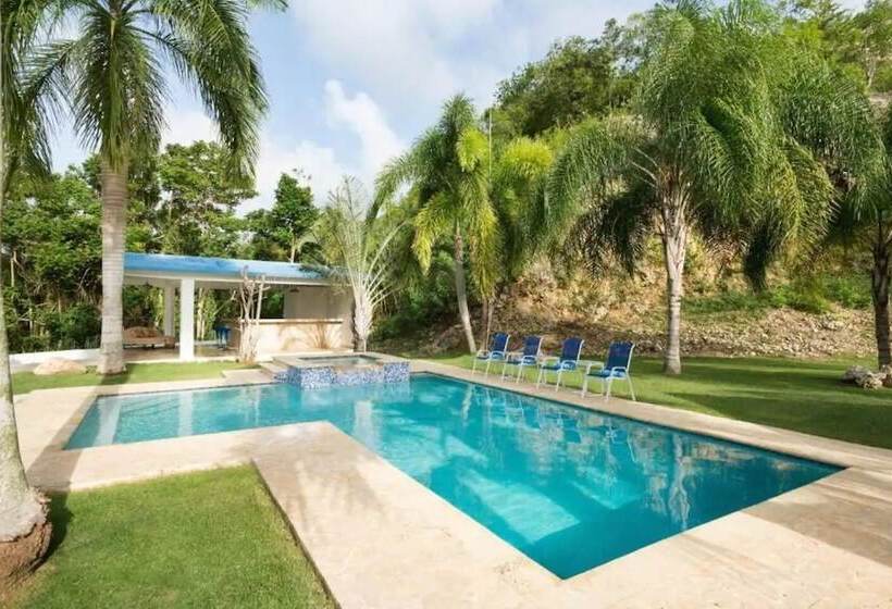 استراحتگاه Manati World Point Inn