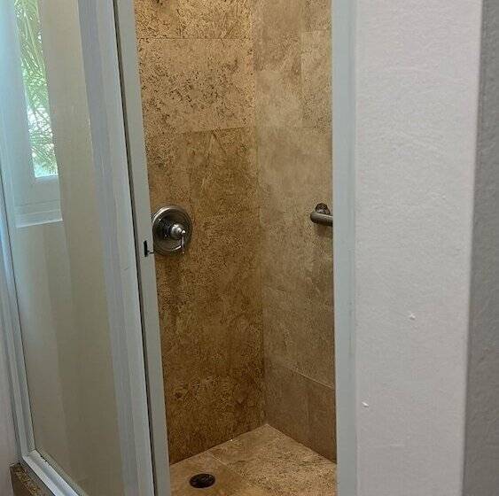 استراحتگاه Manati World Point Inn