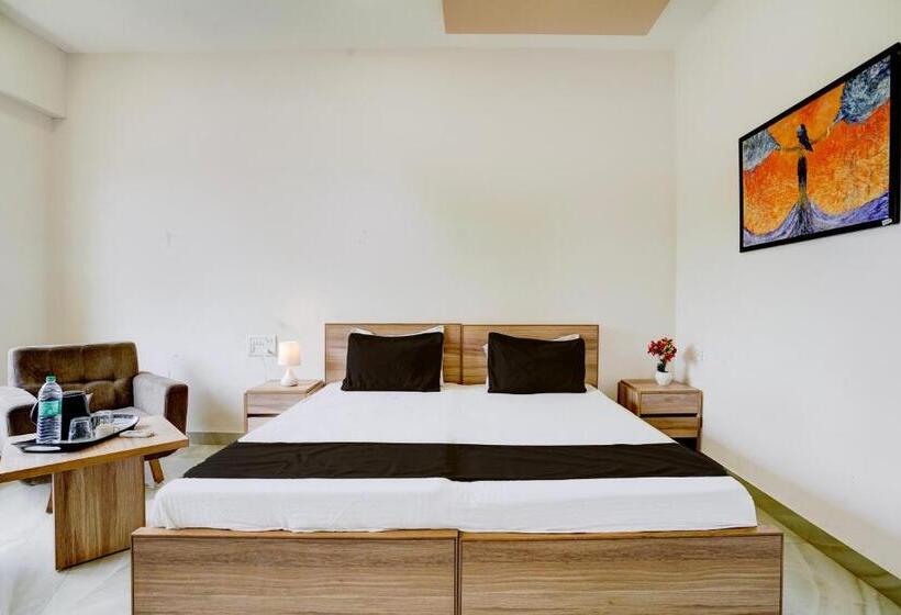 Hotel Ramdevgarh Resort Ghuma