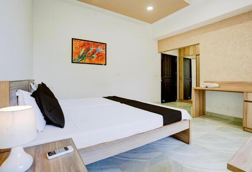 Hotel Ramdevgarh Resort Ghuma