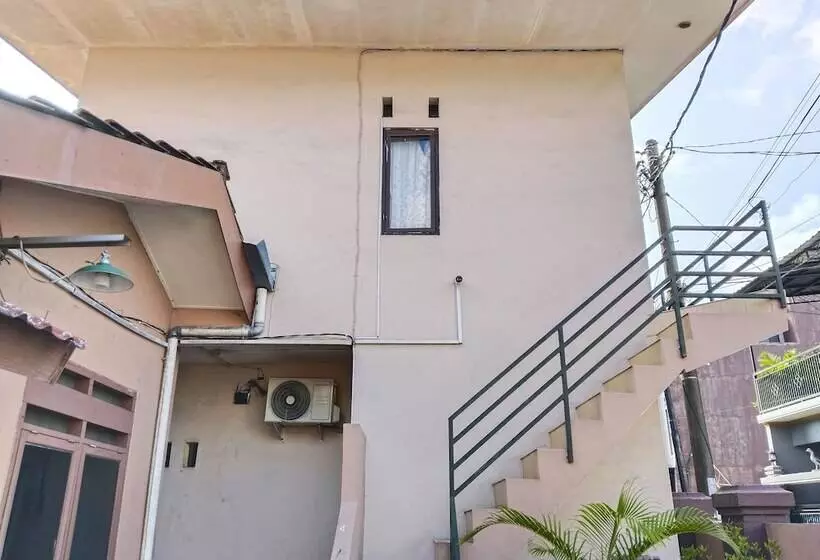 Risqia Homestay Syariah By Cocotel