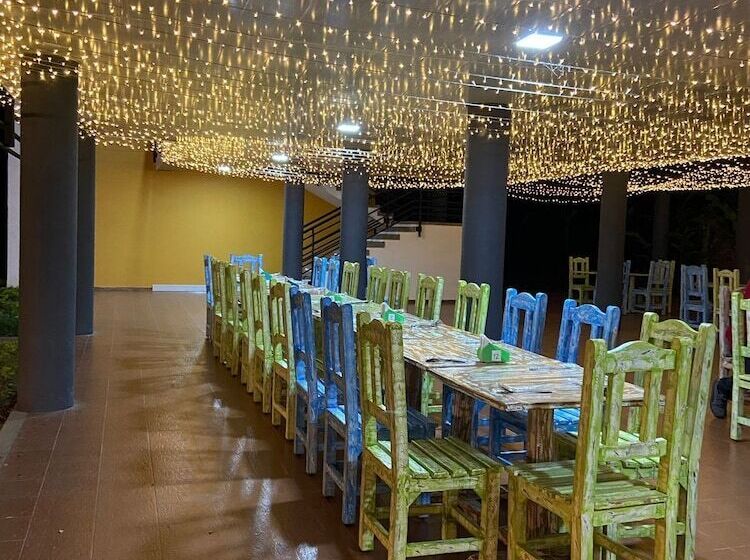 هتل Villa Zaragoza