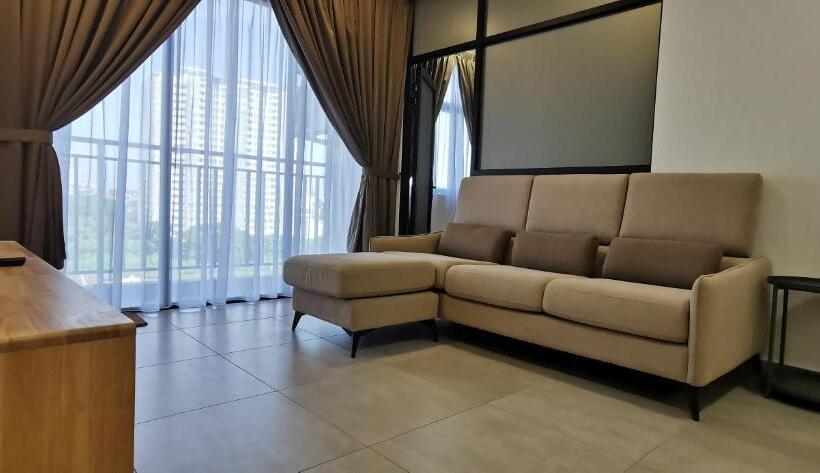 Mykey The Quartz A 06 08 Melaka City