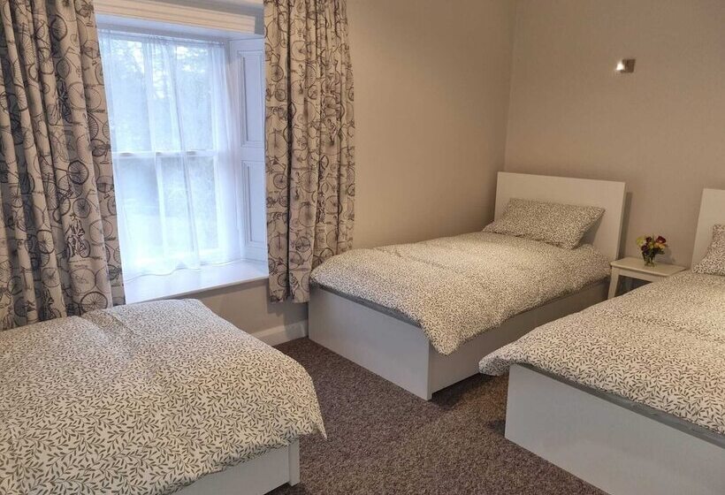 Пансион The Monkey Puzzle