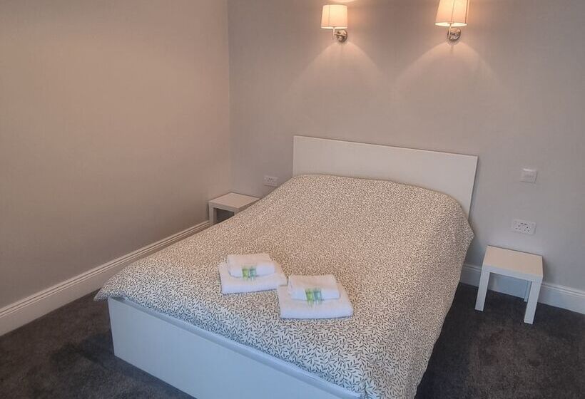 Пансион The Monkey Puzzle