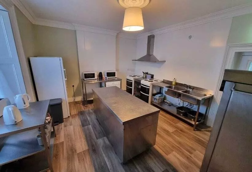 ペンション The Monkey Puzzle