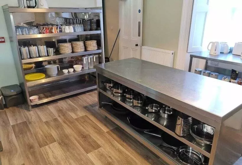 ペンション The Monkey Puzzle