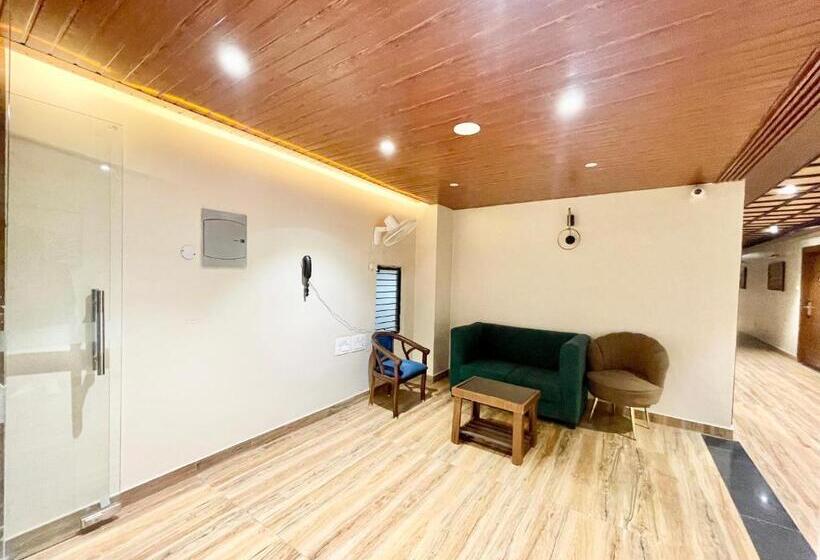 Vedangam Inn ! Varanasi   Forɘigner S Choice ! Fully Air Conditioned Hotel With Parking Availability