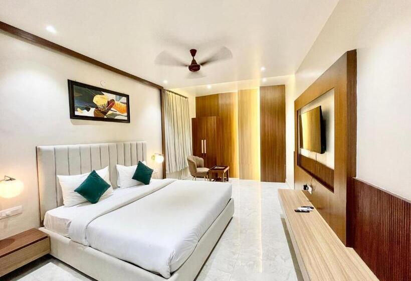 Vedangam Inn ! Varanasi   Forɘigner S Choice ! Fully Air Conditioned Hotel With Parking Availability