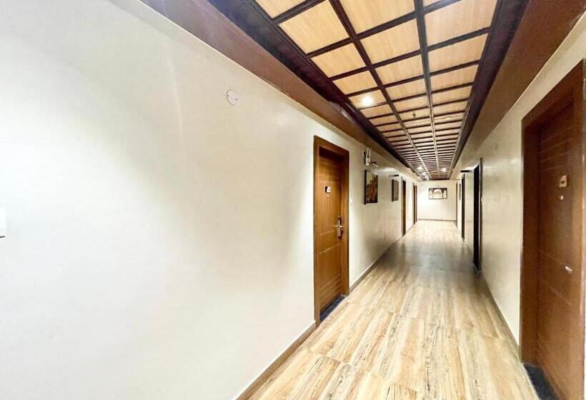 Vedangam Inn ! Varanasi   Forɘigner S Choice ! Fully Air Conditioned Hotel With Parking Availability