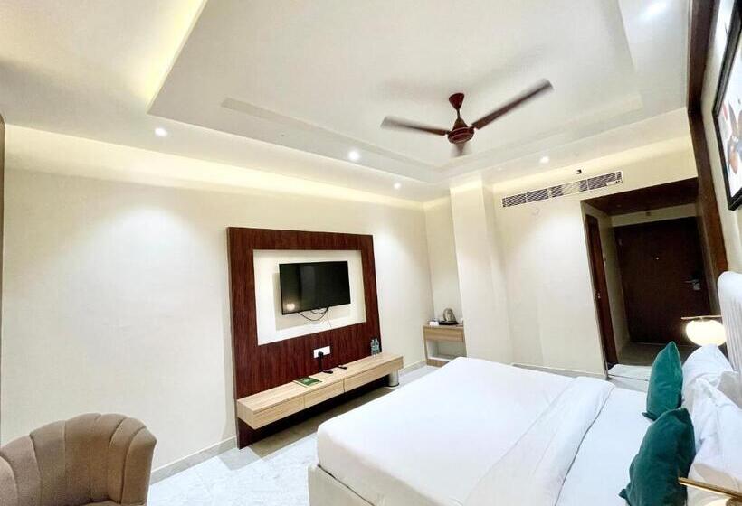 Vedangam Inn ! Varanasi   Forɘigner S Choice ! Fully Air Conditioned Hotel With Parking Availability