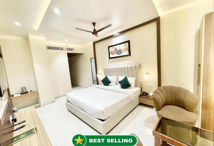 Vedangam Inn ! Varanasi   Forɘigner S Choice ! Fully Air Conditioned Hotel With Parking Availability