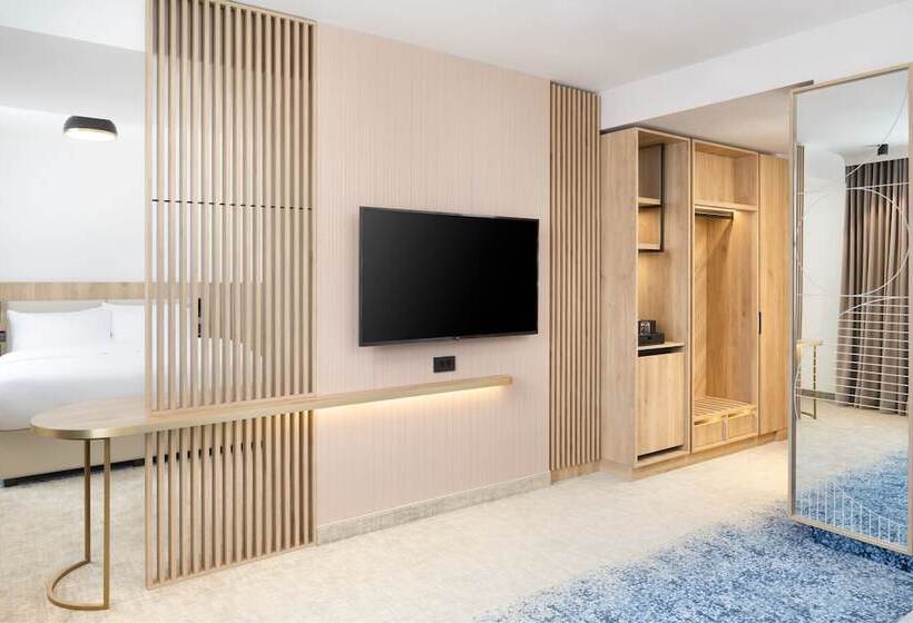 هتل Courtyard By Marriott Cluj Napoca Downtown