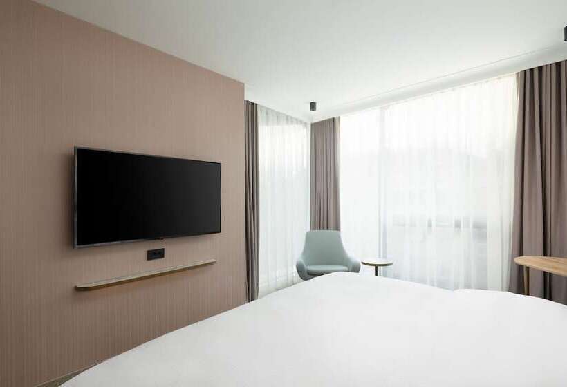 هتل Courtyard By Marriott Cluj Napoca Downtown