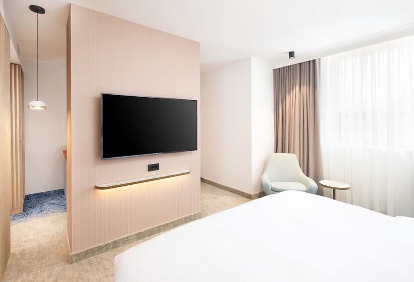 هتل Courtyard By Marriott Cluj Napoca Downtown