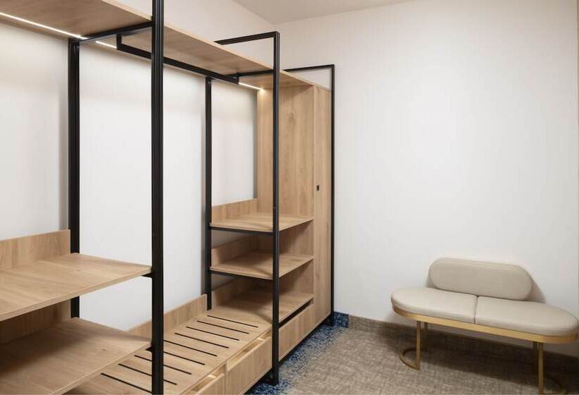 هتل Courtyard By Marriott Cluj Napoca Downtown