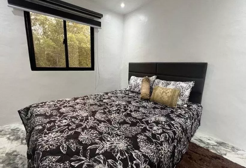 Hotelli Lover S Point Beach Front Resort