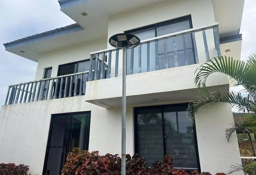 Hotelli Lover S Point Beach Front Resort