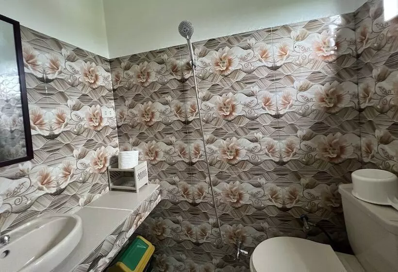 Hotelli Lover S Point Beach Front Resort