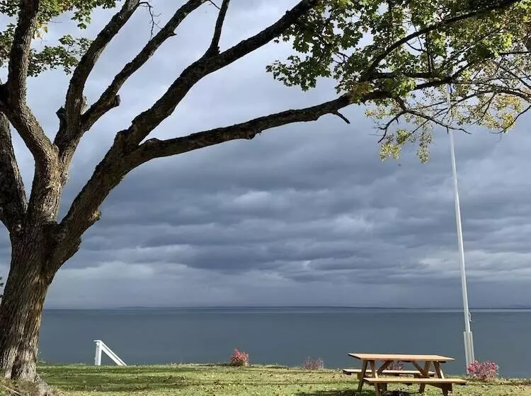 Aamiaismajoitus (B&B) Chez Maleterre