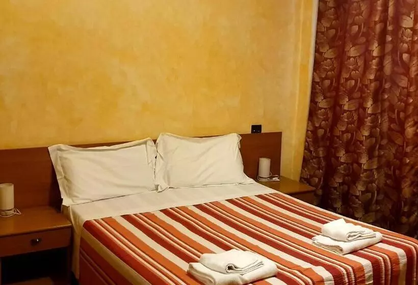 Hotelli Albergo Leon D Oro