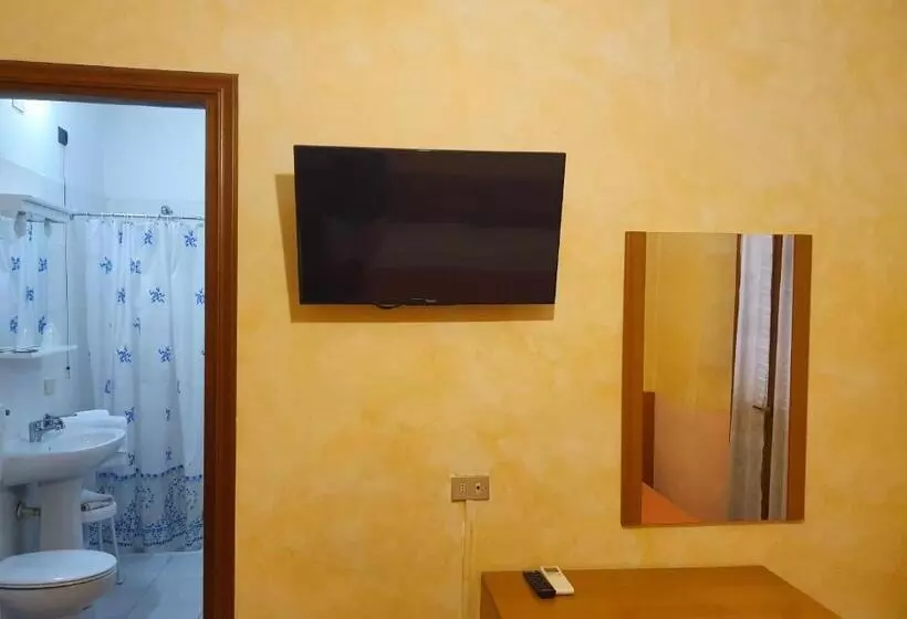 Hotelli Albergo Leon D Oro
