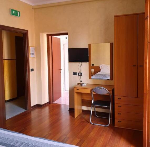 Отель Albergo Leon D Oro