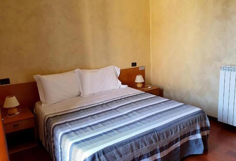 Отель Albergo Leon D Oro