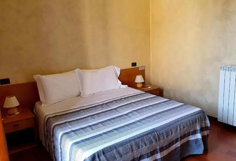 Hotelli Albergo Leon D Oro