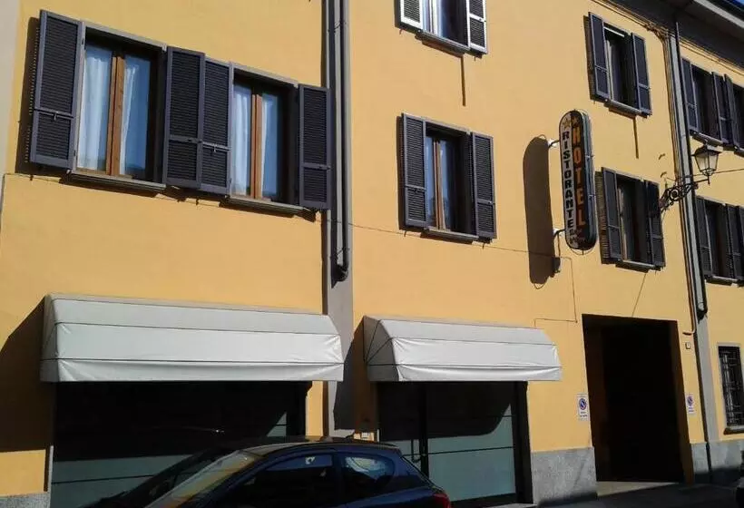Hotelli Albergo Leon D Oro