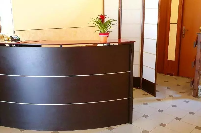 Hotelli Albergo Leon D Oro