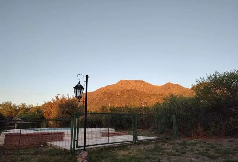 ホテル Cabañas El Aguaribay