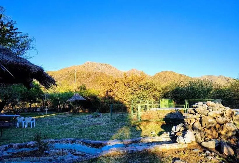 ホテル Cabañas El Aguaribay