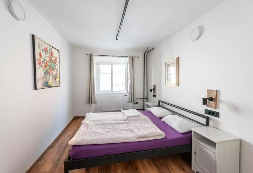 Adhoc Hostel