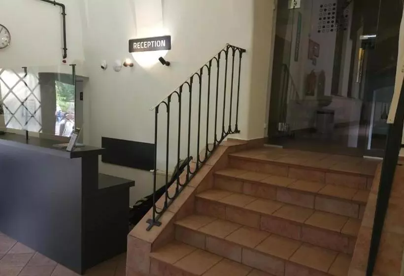 Adhoc Hostel