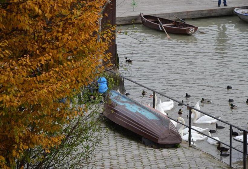 تختخواب و صبحانه Gostisce Jezero
