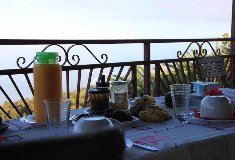 تختخواب و صبحانه La Caz Oceane