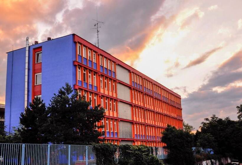 בית מלון כפרי Avion