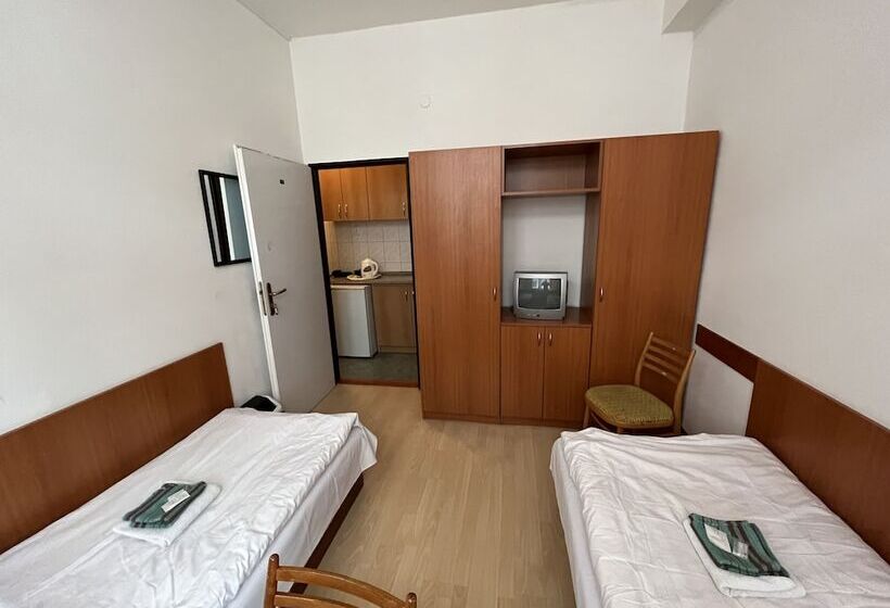 בית מלון כפרי Avion