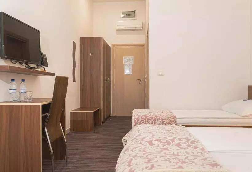 هتل Lavender  Oleander Resort