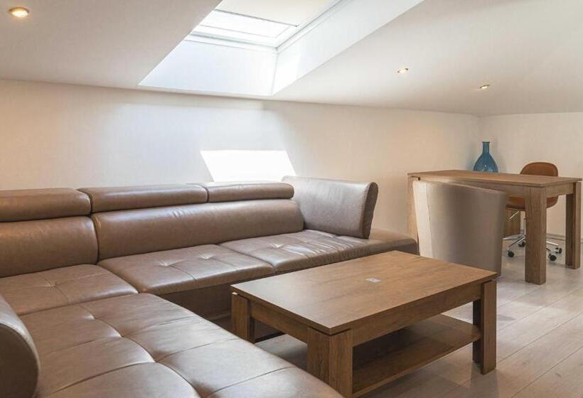 هتل Lavender  Oleander Resort