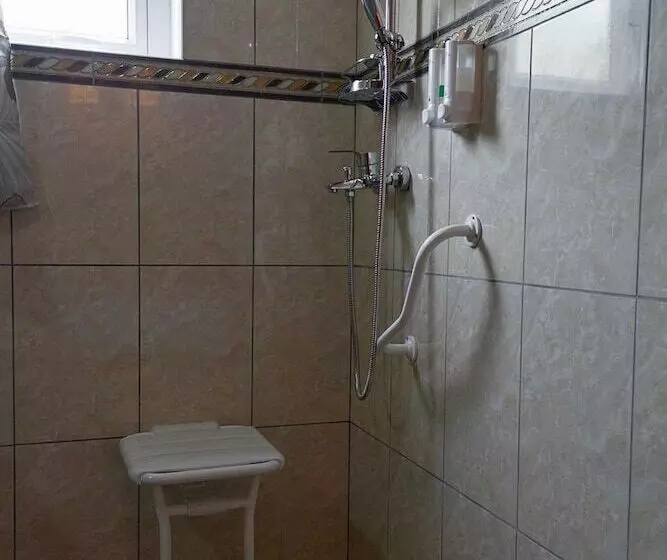 هتل Otroiza