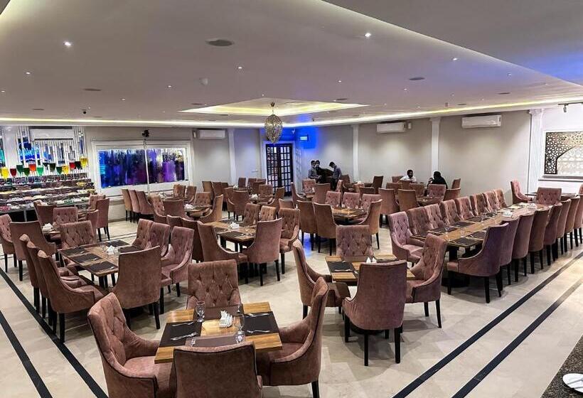 Rose Palace Hotel, Gulberg