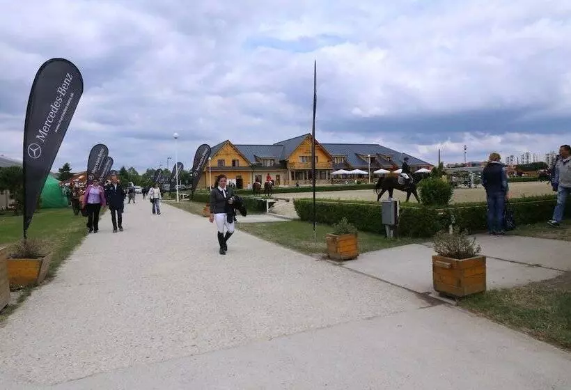 ホテル Rozálka