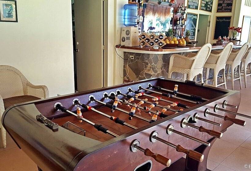 Mike's Dauin Dive Resort