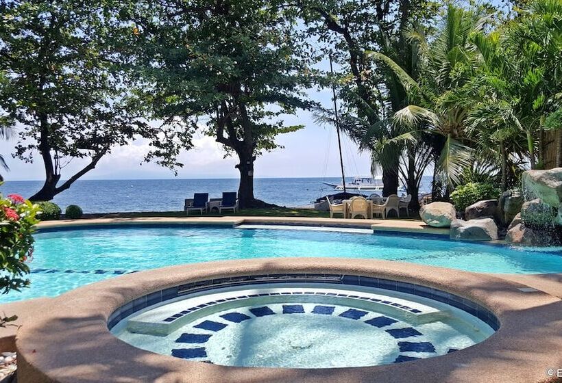 Mike's Dauin Dive Resort