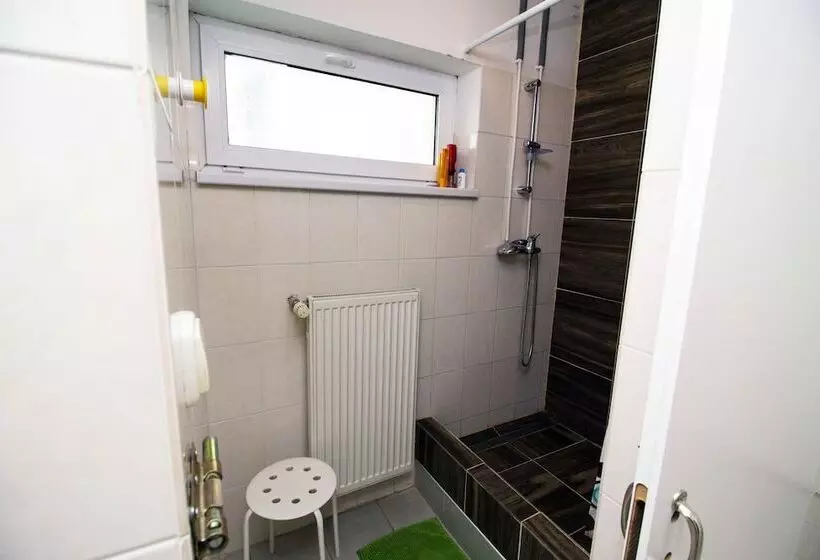 Nitra Glycerin Hostel