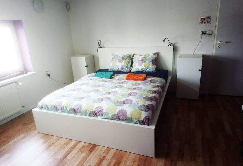 Nitra Glycerin Hostel