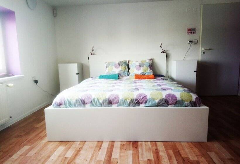 Nitra Glycerin Hostel